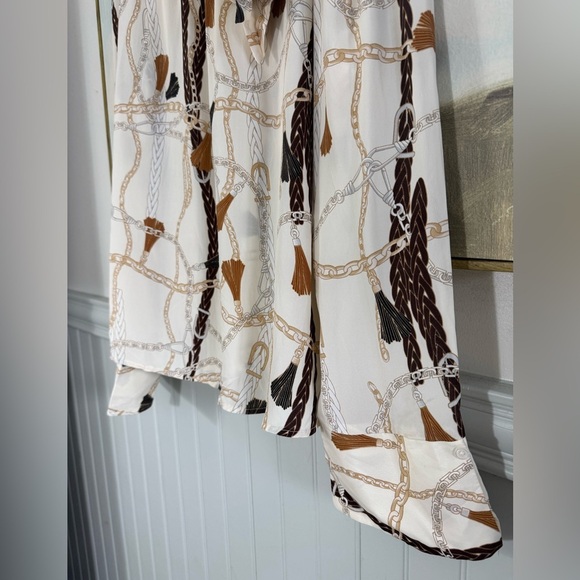 NINE WEST Silk-Blend Mockneck Blouse Leather & Chain Equestrian Pattern NWT Lg - Picture 5 of 8